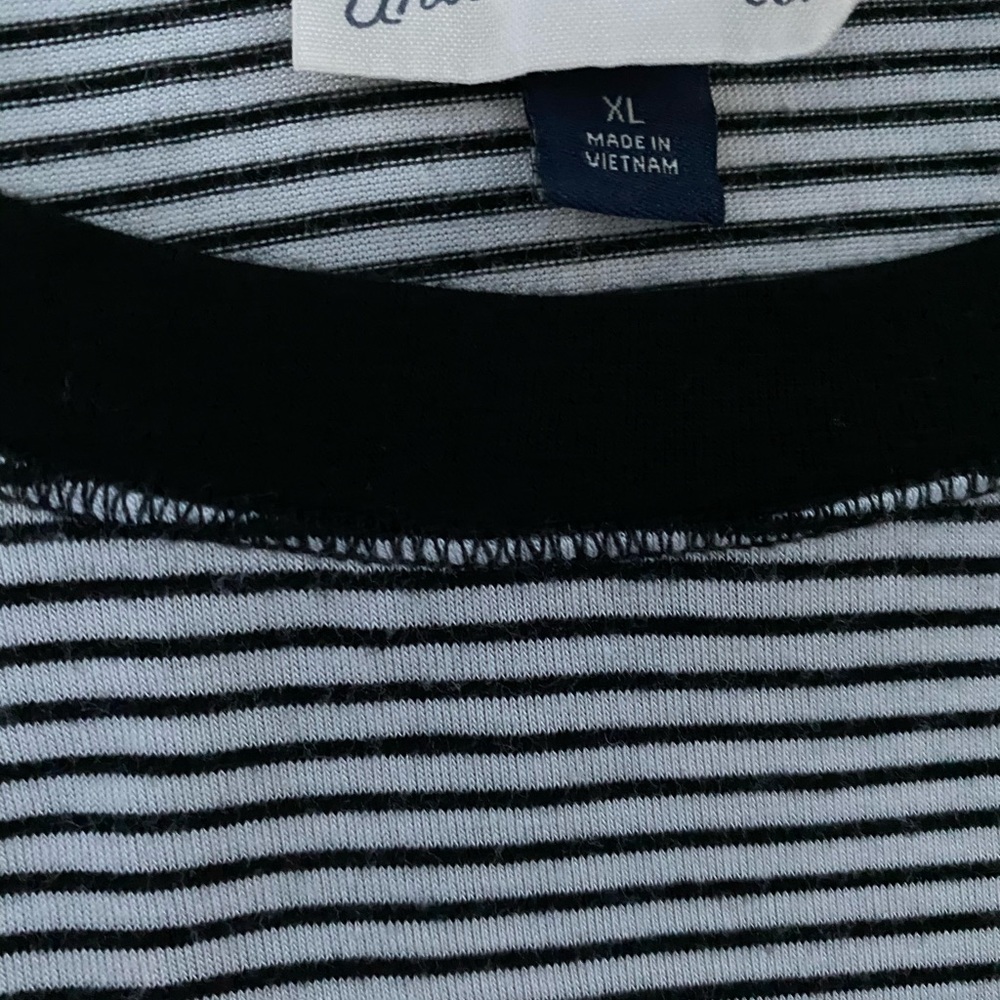 Universal Thread Top (Like New)